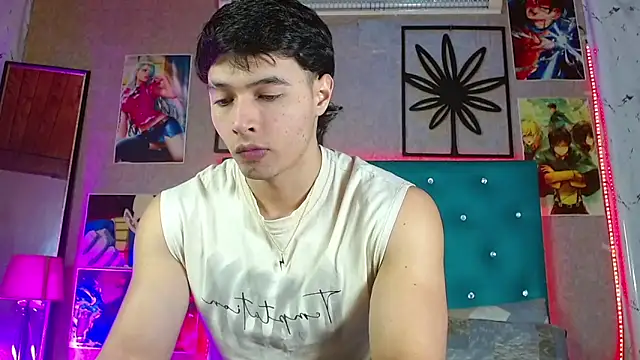 LiamAndrewzz online show from April 16, 4:23 am