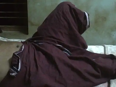 Snapshot of samdavid162 chatting on March 10, 2:05 pm samdavid162 online show from March 10, 2:05 pm