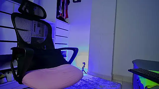 Donathoo1 online show from November 18, 12:58 am