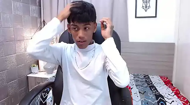 Snapshot of RyanKing19 chatting on March 6, 7:47 am RyanKing19 online show from March 6, 7:47 am