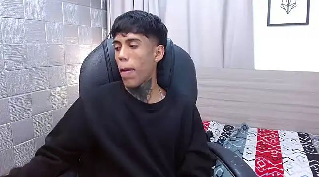 Snapshot of RyanKing19 chatting on March 9, 3:55 am RyanKing19 online show from March 9, 3:55 am