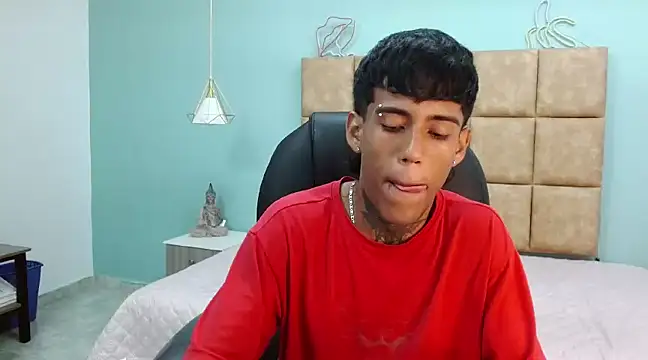 Snapshot of RyanKing19 chatting on March 15, 2:23 pm RyanKing19 online show from March 15, 2:23 pm