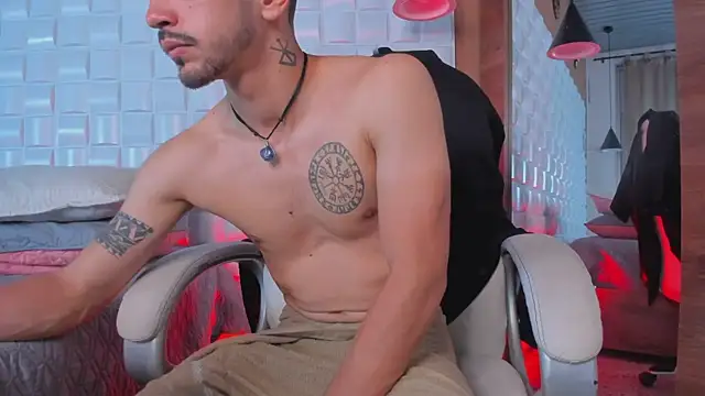 AlejandroStormm online show from November 25, 10:45 pm