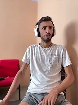 Snapshot of iendriw chatting on March 14, 1:35 pm iendriw online show from March 14, 1:35 pm