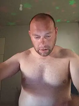 chris19851 online show from June 7, 9:16 am