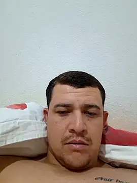 Snapshot of comcoroas chatting on September 13, 12:11 am comcoroas online show from September 13, 12:11 am