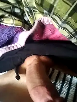 Snapshot of surfacespurt54 chatting on March 1, 7:09 am surfacespurt54 online show from March 1, 7:09 am