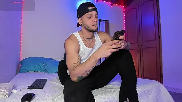 morenosiam online show from October 15, 1:35 am