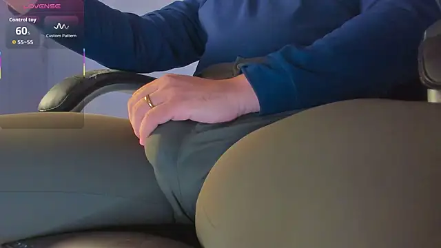 MxsterJohn online show from April 17, 5:21 am