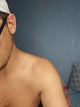 dylanroberts1995 online show from March 9, 8:40 am