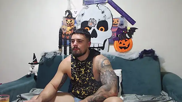 Tiberius hunk online show from November 4, 9:05 pm