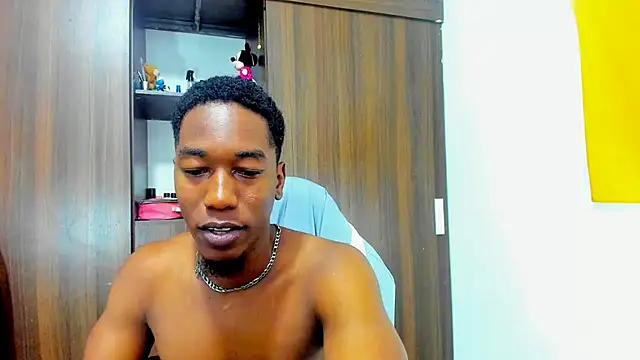 Snapshot of Dreamastercum_ chatting on September 10, 8:40 pm Dreamastercum  online show from September 10, 8:40 pm