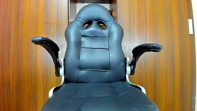 Snapshot of Dreamastercum_ chatting on October 3, 7:52 pm Dreamastercum  online show from October 3, 7:52 pm