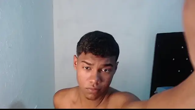 Snapshot of Jampier_sexyboy chatting on March 8, 8:24 pm Jampier sexyboy online show from March 8, 8:24 pm