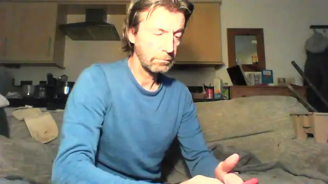 Snapshot of Grower_and_shower chatting on October 18, 9:31 pm Grower and shower online show from October 18, 9:31 pm