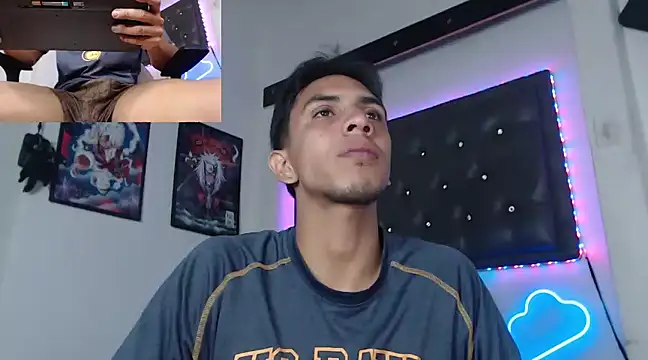 Snapshot of Monkey_uchiha777 chatting on March 14, 12:40 pm Monkey uchiha777 online show from March 14, 12:40 pm