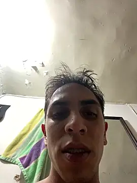 Snapshot of Monkey_uchiha777 chatting on March 18, 10:48 pm Monkey uchiha777 online show from March 18, 10:48 pm