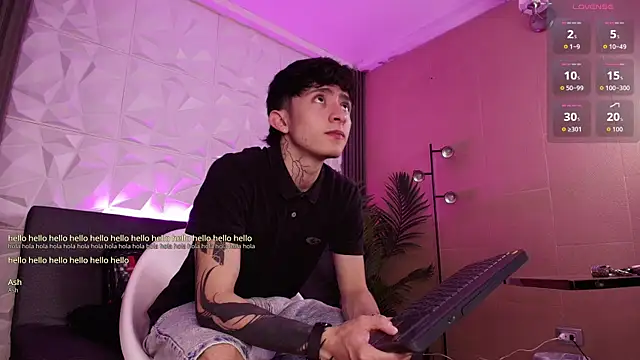 troy rouge online show from December 1, 7:28 pm