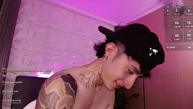 troy rouge online show from December 17, 7:53 pm