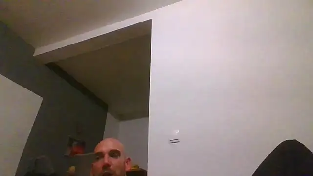 Snapshot of Smokeym123 chatting on October 23, 12:36 am Smokeym123 online show from October 23, 12:36 am