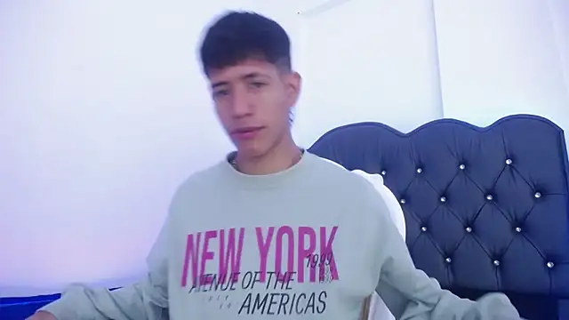 dareck 18 online show from March 14, 11:52 pm