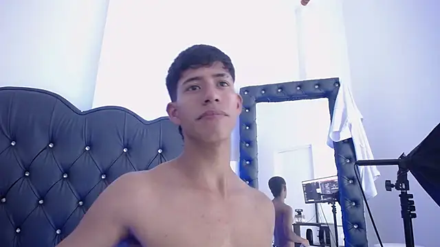 dareck 18 online show from March 18, 9:56 am