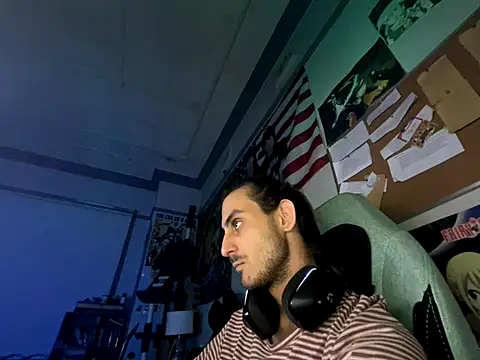 Snapshot of twink69Finger chatting on October 29, 12:08 pm twink69Finger online show from October 29, 12:08 pm