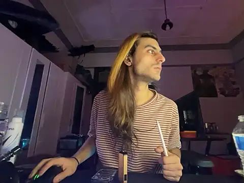 Snapshot of twink69Finger chatting on October 1, 5:06 pm twink69Finger online show from October 1, 5:06 pm