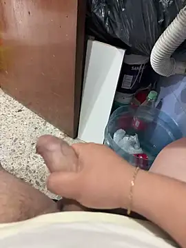 Snapshot of elninio_poya chatting on October 23, 8:12 pm elninio poya online show from October 23, 8:12 pm