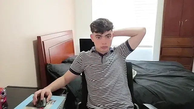 lukeboyce33 online show from February 26, 10:22 pm