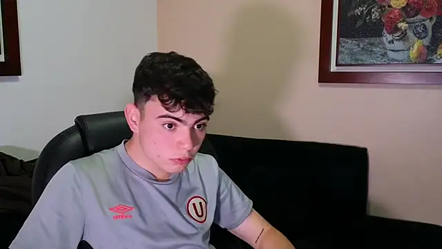 lukeboyce33 online show from September 17, 11:39 pm