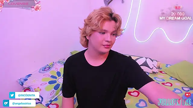 Snapshot of adam_angelssss chatting on September 11, 12:42 am adam angelssss online show from September 11, 12:42 am