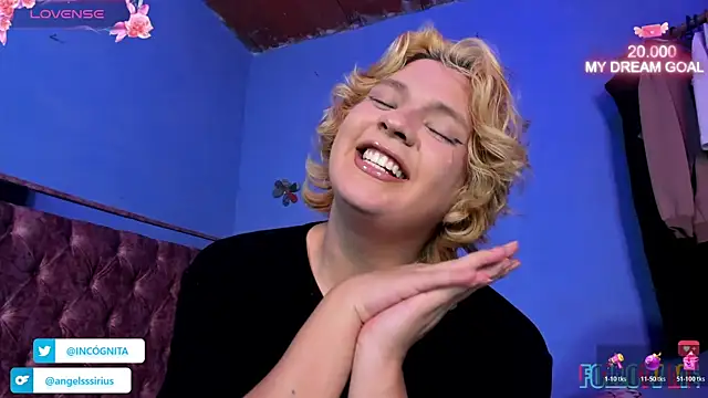 Snapshot of adam_angelssss chatting on October 27, 6:54 pm adam angelssss online show from October 27, 6:54 pm