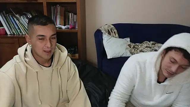 Snapshot of hardaftercum chatting on October 25, 2:57 am hardaftercum online show from October 25, 2:57 am