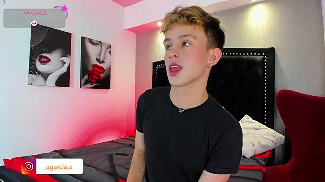 LiamWildx20 online show from February 19, 5:15 am