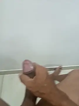 Snapshot of olyveyrah35 chatting on October 6, 4:00 pm olyveyrah35 online show from October 6, 4:00 pm