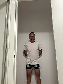 mateocali25 online show from May 16, 12:58 pm