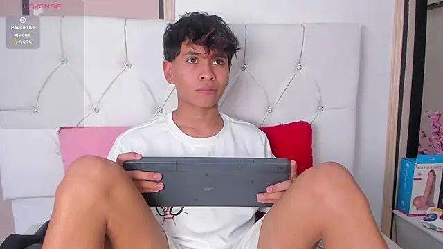 Ethan Westt online show from April 10, 8:49 pm