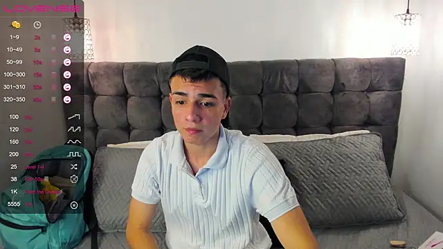 Snapshot of Hotboy21_ chatting on March 19, 1:40 pm Hotboy21  online show from March 19, 1:40 pm