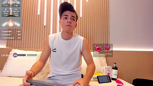 Snapshot of Hotboy21_ chatting on March 20, 1:26 pm Hotboy21  online show from March 20, 1:26 pm