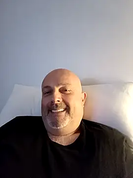 Alexis Bull online show from April 15, 11:48 pm