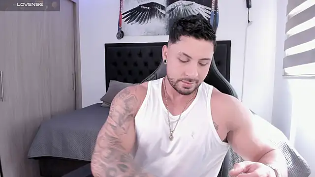 santi aesthetic online show from January 16, 4:54 pm