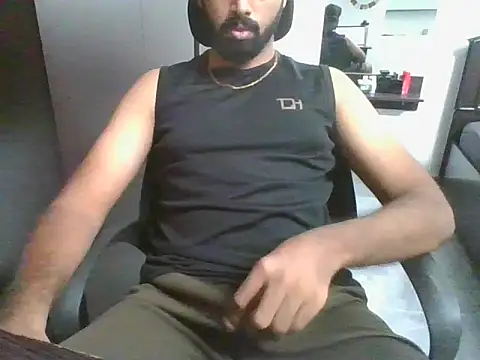 lovelyakash69 online show from June 2, 5:19 am