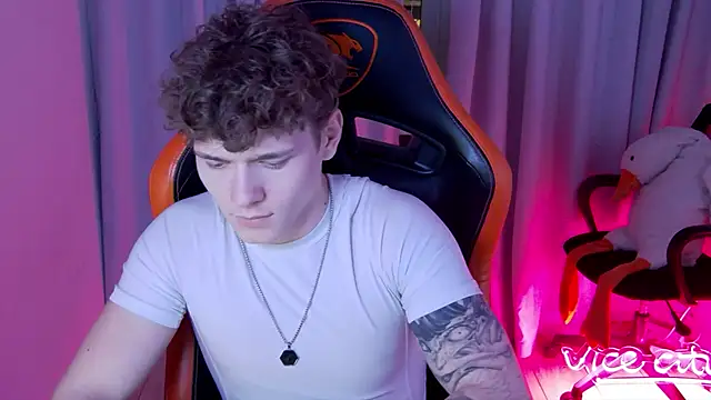 DanyDavis online show from April 12, 4:52 pm