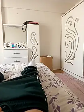 leona633 online show from December 2, 9:45 am