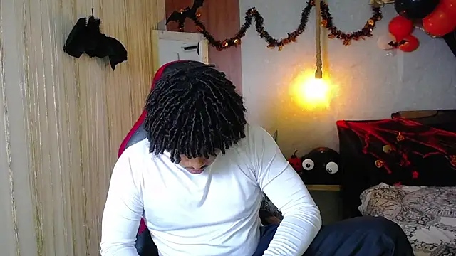 Snapshot of black_king_241 chatting on October 26, 6:04 am black king 241 online show from October 26, 6:04 am