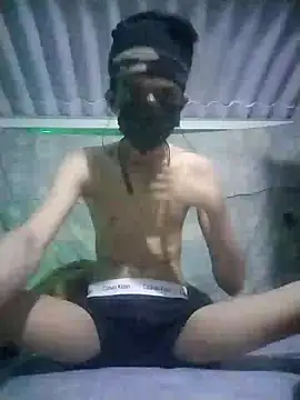 HannanKhan25 online show from November 4, 9:05 pm