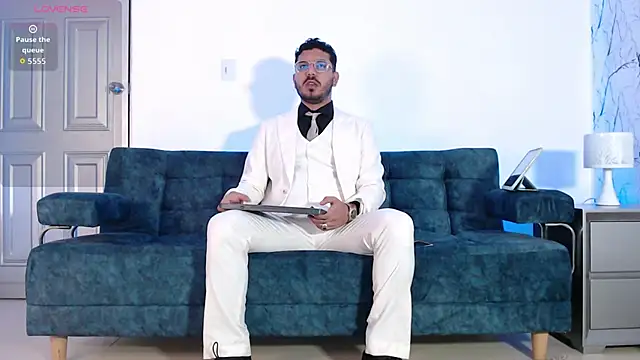 samuelcoopeer online show from October 9, 12:32 pm