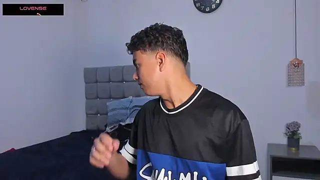 Santy Stump online show from February 15, 7:22 pm