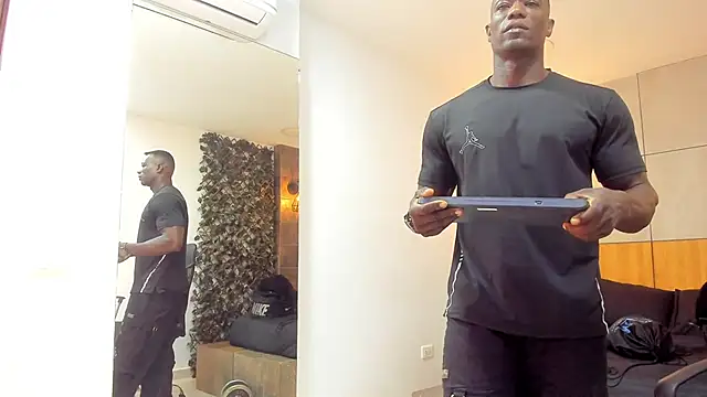 MarcusBlack  online show from December 3, 12:00 pm